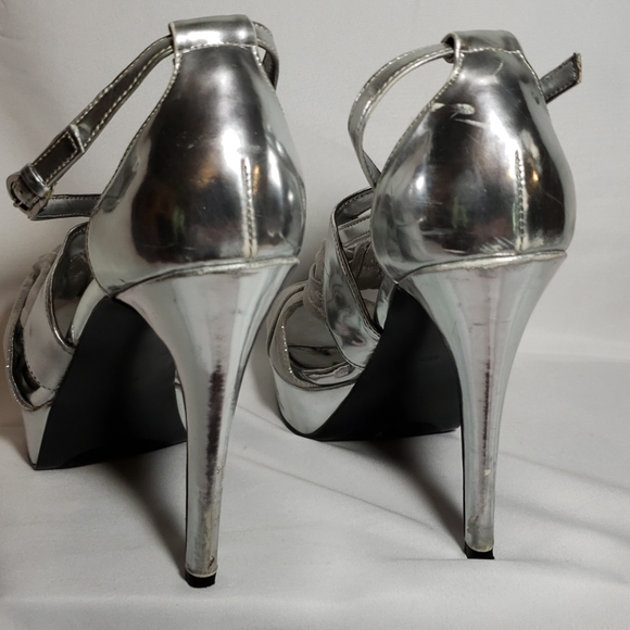 Guess 5 " Silver heels - Picture 3 of 4